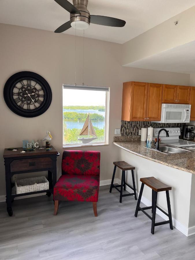 Oceanfront Luxury Condo! Mins To Beach! Rum Bar Next Door! Sankt Petersburg Exterior foto