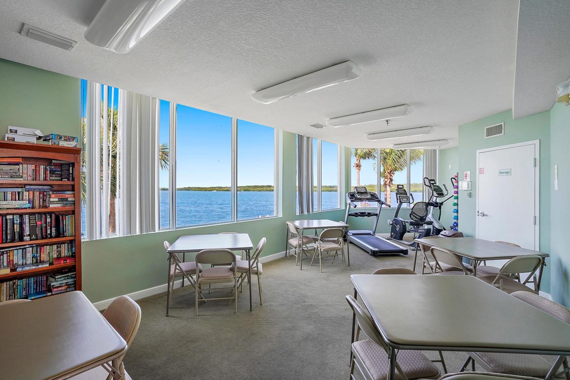 Oceanfront Luxury Condo! Mins To Beach! Rum Bar Next Door! Sankt Petersburg Exterior foto